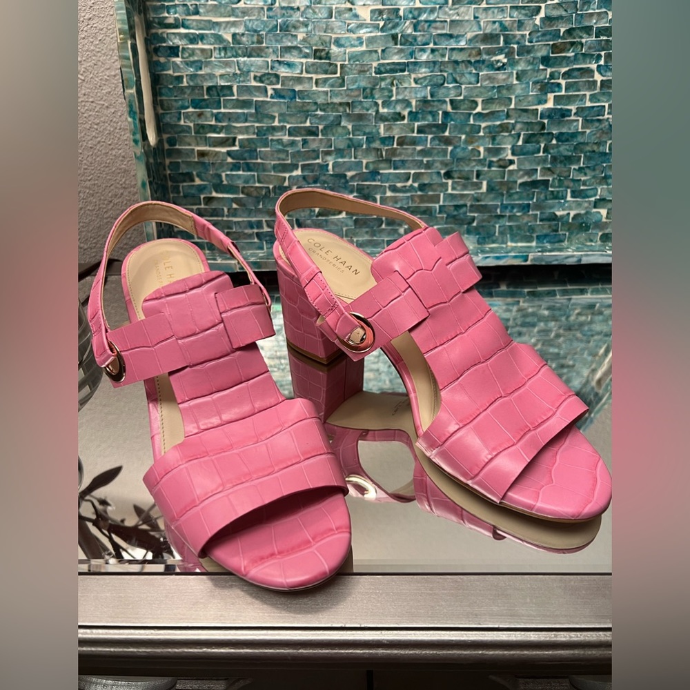 COLE HAAN - Size 9.5 BARBIE PINK
